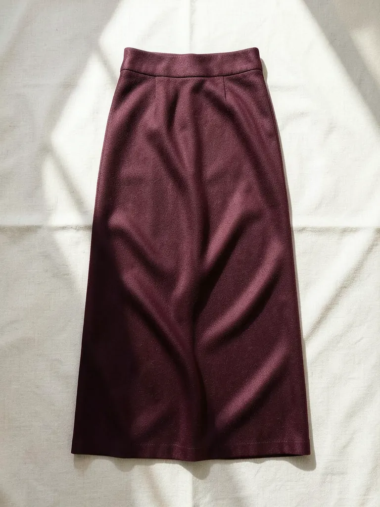 Column Skirt in bordeaux